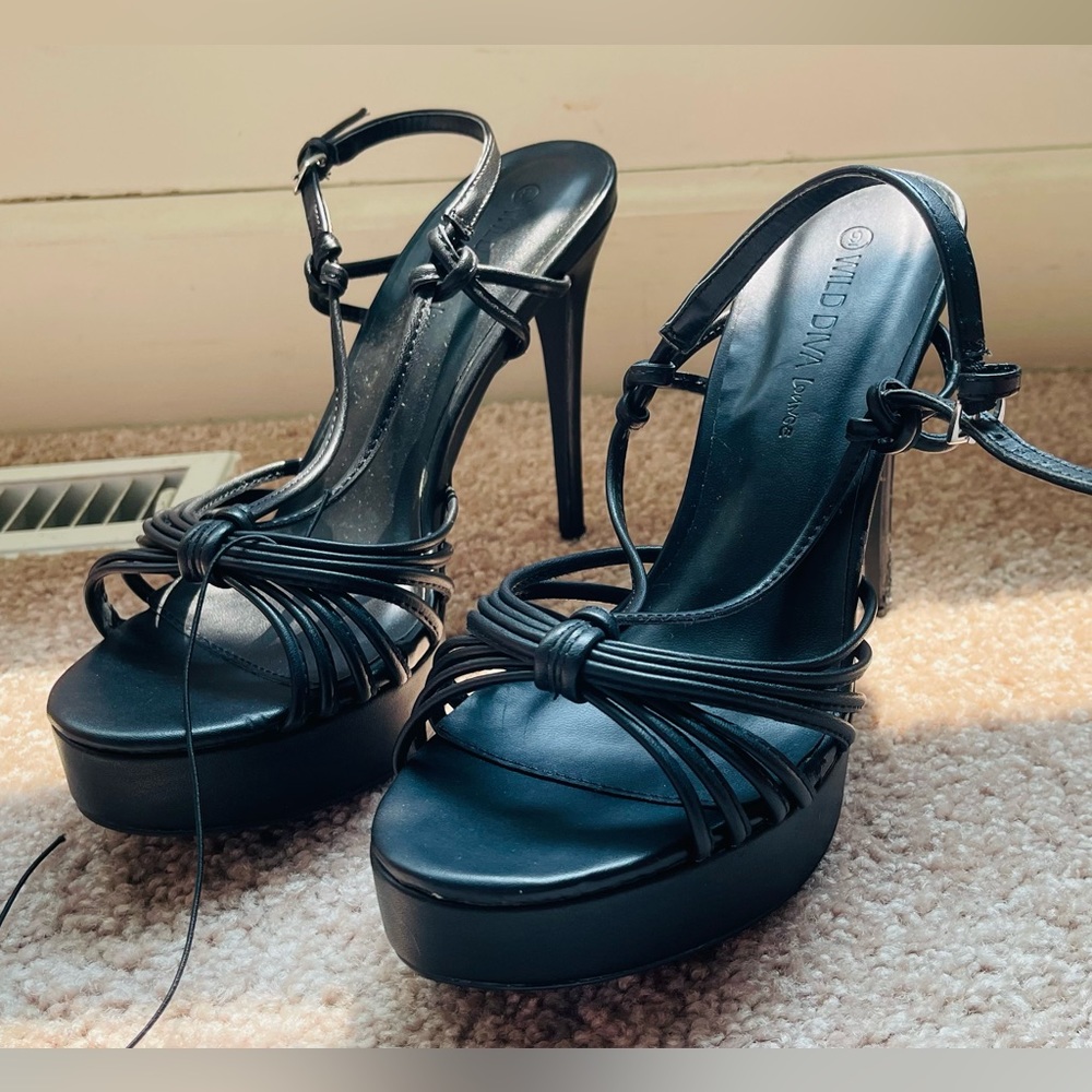 NWT Black Strapped Heels